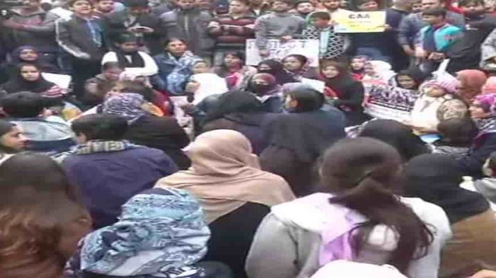 नागरिकता कानून के समर्थन में एक हजार से अधिक शिक्षक उतरे सड़कों पर 1 Hello Uttarakhand News »