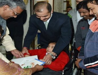 विश्व दिव्यांग दिवस पर सीएम त्रिवेन्द्र ने दिव्यांगों से की मुलाकात, बताई योजनायें.. 3 Hello Uttarakhand News »