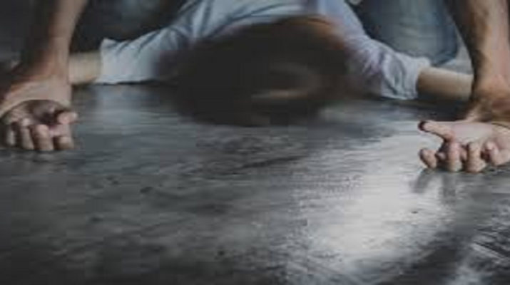 उत्तराखंड: बेटे के ड्यूटी पर जाने के बाद, ससुर ने बनाया बहु को हवास का शिकार 1 उत्तराखंड: बेटे के ड्यूटी पर जाने के बाद, ससुर ने बनाया बहु को हवास का शिकार 1 Hello Uttarakhand News »