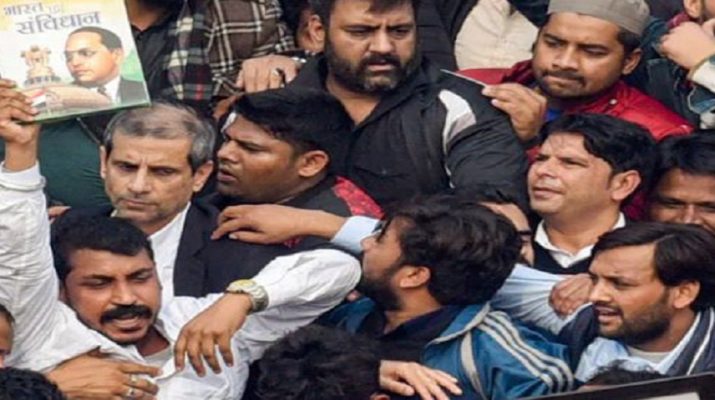 भीम आर्मी प्रमुख सी. आजाद को सशर्त जमानत, CAA के खिलाफ प्रदर्शन के दौरान हुई थी गिरफ्तारी 1 भीम आर्मी प्रमुख सी. आजाद को सशर्त जमानत, CAA के खिलाफ प्रदर्शन के दौरान हुई थी गिरफ्तारी 1 Hello Uttarakhand News »