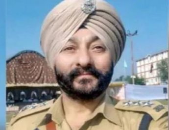 आतंकियों के साथ पकड़ा गया DSP देवेंद्र सस्पेंड 2 Hello Uttarakhand News »