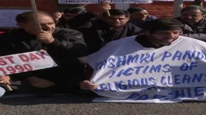 30 साल पहले लाखों कश्मीरी पंडितों ने छोड़ा वतन, न जाने कब होगी वापसी 1 30 साल पहले लाखों कश्मीरी पंडितों ने छोड़ा वतन, न जाने कब होगी वापसी 1 Hello Uttarakhand News »