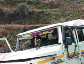 चमोली: अनियंत्रित होकर खाई में गिरा वाहन, 2 की मौत, 2 घायल 4 Hello Uttarakhand News »