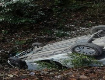 उत्तराखंड: बर्फ में फिसलने से खाई में गिरी पर्यटकों की कार, 4 लोग थे सवार 3 Hello Uttarakhand News »