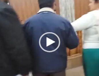 देहरादून में भिड़ी दाे महिला पार्षद, चले थप्पड़; मेयर के शांत कराने पर लगाया गले 2 Hello Uttarakhand News »