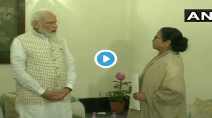 CAA विरोध-प्रदर्शनों के बीच कोलकाता में पीएम मोदी-सीएम ममता बनर्जी की मुलाकात, ममता बनर्जी बोलीं.. 1 Hello Uttarakhand News »