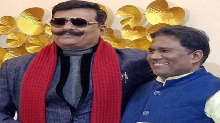 उत्तराखंड: नए साल पर भाजपा विधायक चैंपियन-कर्णवाल की दुश्मनी ख़त्म, मुकदमे भी वापस 1 Hello Uttarakhand News »