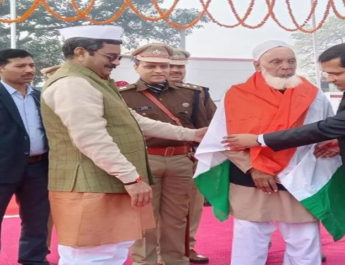 गणतंत्र दिवस: पद्मश्री मोहम्मद शरीफ को मिला सम्मान, लावारिस लाशों का करते हैं अंतिम संस्कार 3 Hello Uttarakhand News »