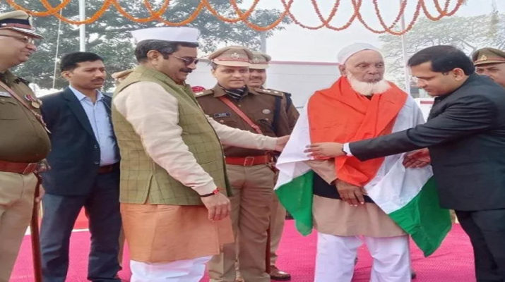 गणतंत्र दिवस: पद्मश्री मोहम्मद शरीफ को मिला सम्मान, लावारिस लाशों का करते हैं अंतिम संस्कार 1 Hello Uttarakhand News »