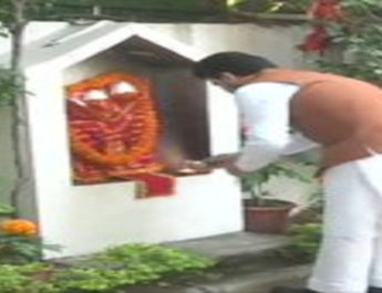 बजट सत्र: बजट पेश होने से पहले अनुराग ठाकुर ने किया पूजा-पाठ 3 Hello Uttarakhand News »