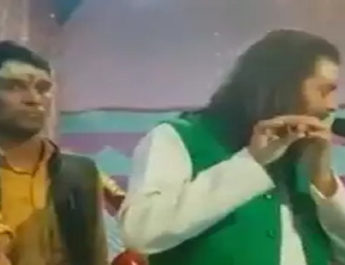 लालू के बड़े बेटे तेज प्रताप यादव का 'कृष्ण' अवतार, छेड़ी बांसुरी की तान 3 Hello Uttarakhand News »