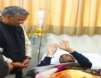 सीएम त्रिवेंद्र रावत पहुंचे अस्पताल, यूपी के मुख्यमंत्री योगी आदित्यनाथ के पिता का जाना हाल 4 Hello Uttarakhand News »