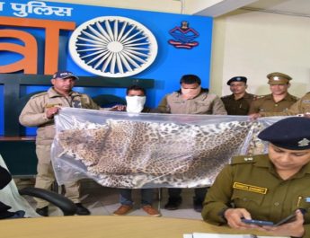तेंदुए की खाल के साथ दो अंतरराज्यीय तस्कर गिरफ्तार 3 Hello Uttarakhand News »