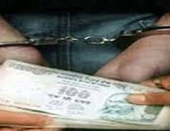 शिक्षा अधिकारी 15 हजार की घूस लेते विजिलेंस ने किया हुए रंगे हाथों गिरफ्तार 4 Hello Uttarakhand News »