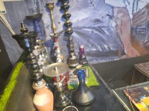 देहरादून में धड़ल्ले से चल रहे हुक्का बार,पुलिस ने मारा छापा 2 Hello Uttarakhand News »