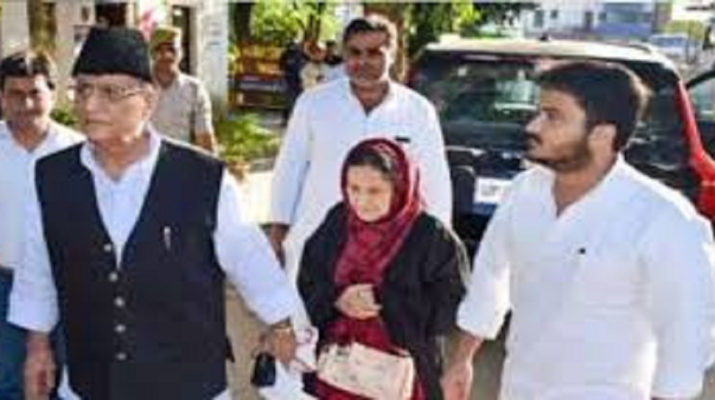 बड़ी ख़बर: सांसद आजम खान को पत्नी-बेटे समेत जेल भेजा गया, ये है वजह 12 बड़ी ख़बर: सांसद आजम खान को पत्नी-बेटे समेत जेल भेजा गया, ये है वजह 12 Hello Uttarakhand News » Page 4 of 107