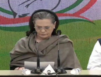 दिल्ली हिंसा: सोनिया गांधी ने शाह और केजरीवाल से हिंसा को लेकर पूछे 5 बड़े सवाल, मांगा इस्तीफा 5 Hello Uttarakhand News »