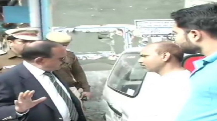 दिल्ली हिंसा: पीएम ने हिंसा को रोकने की जिम्मेदारी दी अजित डोभाल को 1 दिल्ली हिंसा: पीएम ने हिंसा को रोकने की जिम्मेदारी दी अजित डोभाल को 1 Hello Uttarakhand News »