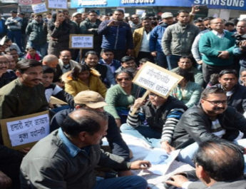 सरकारी अधिकारीयों व कर्मचारियों पर सरकार सख्त, ये आदेश किये जारी 2 Hello Uttarakhand News »