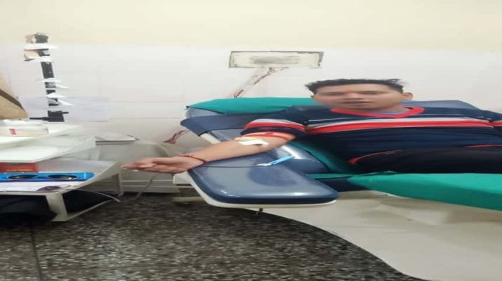 पिथौरागढ़ पुलिस के जवान ने रक्तदान कर बचाई छत से गिरकर घायल व्यक्ति की जान 1 Hello Uttarakhand News »