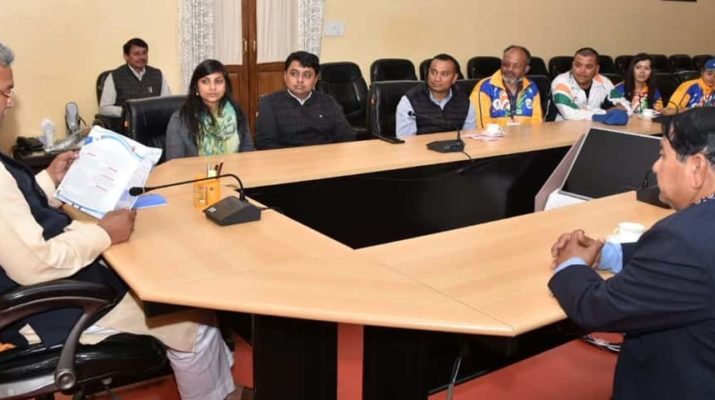 मुख्यमंत्री त्रिवेंद्र सिंह रावत ने मिलके दी ‘खेलो इंडिया खेलो‘ के विजेता खिलाड़ियों को बधाई 1 Hello Uttarakhand News »