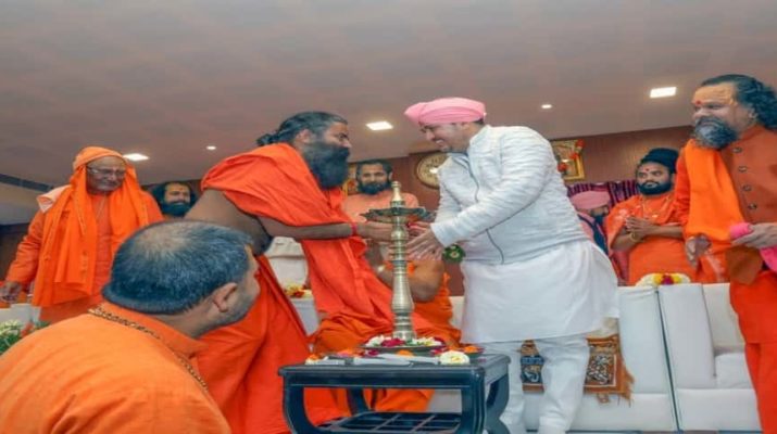 महंत देवेन्द्र दास महाराज ने किया लोक संस्कृति भवन का उद्घाटन 19 महंत देवेन्द्र दास महाराज ने किया लोक संस्कृति भवन का उद्घाटन 19 Hello Uttarakhand News »