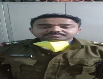 सब इंस्पेक्टर बनकर फ़िल्मी स्टाइल में लोगों से ठगी, पुलिस ने दर दबोचा 2 Hello Uttarakhand News »