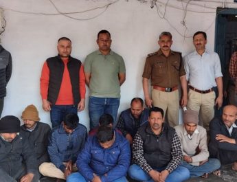 फर्जी अभ्यर्थियों से उत्तराखण्ड अधीनस्थ चयन सेवा आयोग की परीक्षा दिलाने के मामले में नौ लोग गिरफ्तार 4 Hello Uttarakhand News »