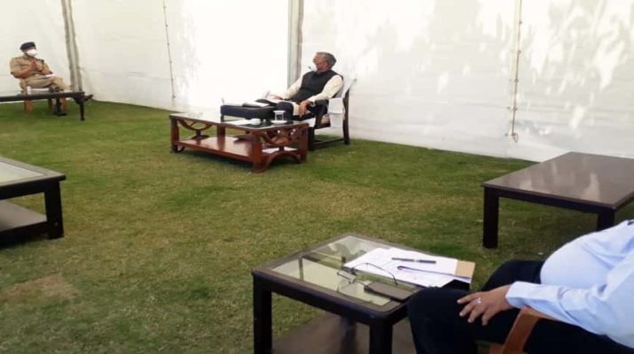 कोरोना वायरस से बचाव कार्यों में सहयोग नहीं करने वालों के विरूद्ध सख्त कार्रवाई की जाए-मुख्यमंत्री त्रिवेन्द्र सिंह रावत 1 Hello Uttarakhand News »