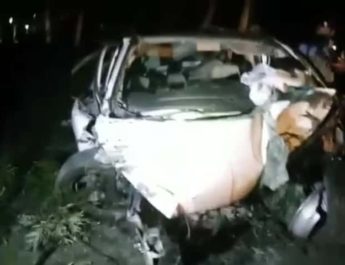 वर्ना कार की एक पेड़ से जबरदस्त टक्कर, एक की मौत, एक घायल 4 Hello Uttarakhand News »