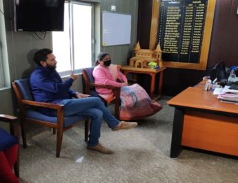 जिनका राशन कार्ड ऑन लाइन नहीं है, उन्हें भी शीघ्र खाद्यान्न वितरित किया जाएगा - जिलाधिकारी 2 Hello Uttarakhand News &raquo;