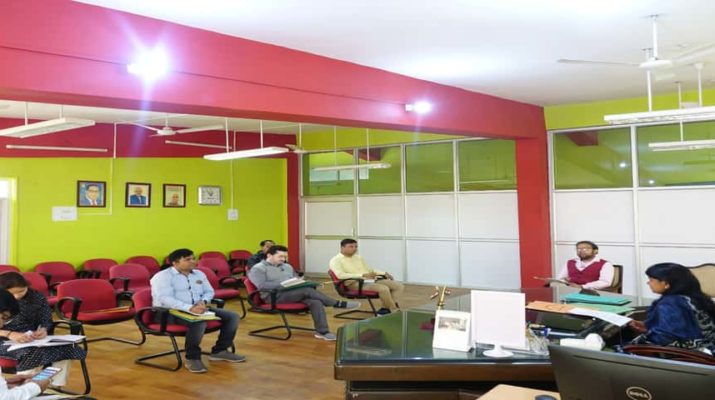 बागेश्वर: जिलाधिकारी ने अधिकारियों के साथ की बैठक, दिए यह महत्वपूर्ण निर्देश 1 Hello Uttarakhand News »