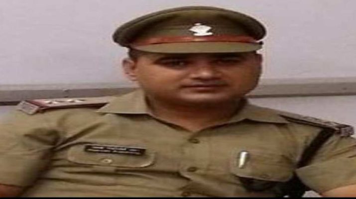 थानाध्यक्ष एवं एसपीओ को किया गया कोरोना वारियर से सम्मानित 1 Hello Uttarakhand News »