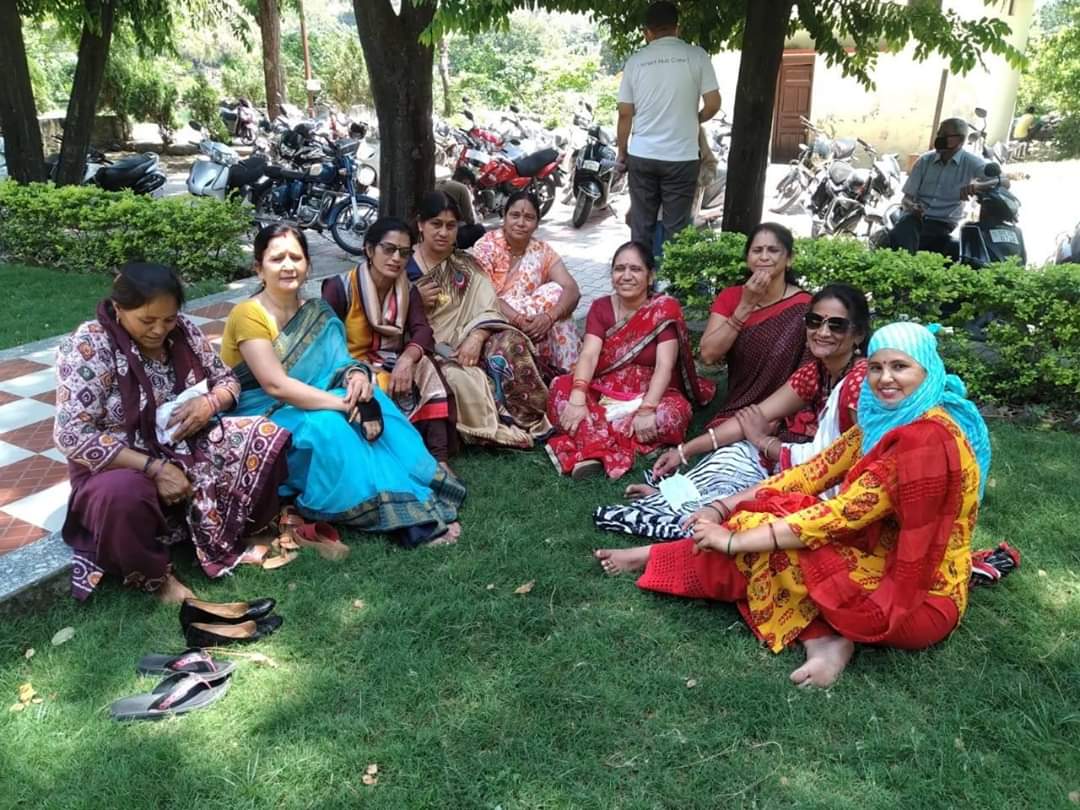 भाजपा पार्षदों व कार्यकर्ताओं ने प्रधानमंत्री के दिए निर्देशों व सोशल डिस्टनसिंग गाइडलाइन्स का किया खुलके उल्लंघन! 3 Hello Uttarakhand News »