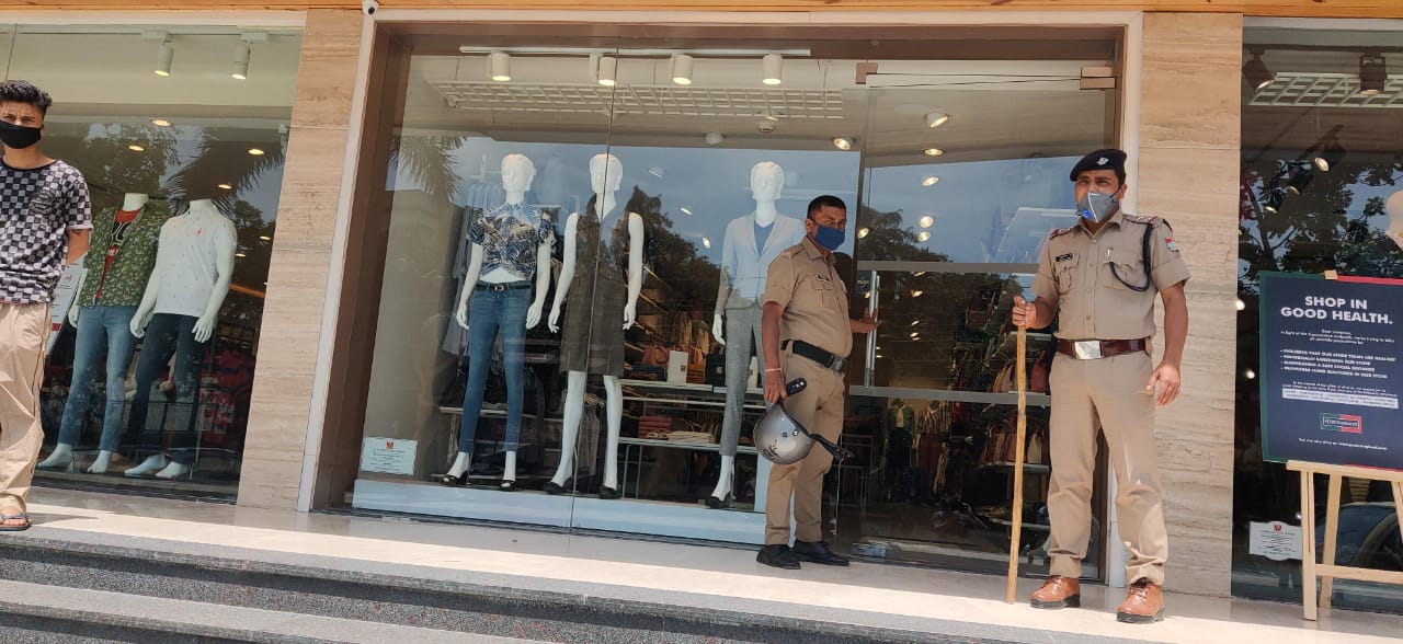 शोरूम में ए0सी0 चलाने पर पांच शोरूम मैनेजर गिरफ्तार 3 Hello Uttarakhand News »