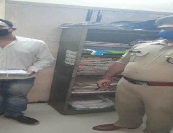 महिला को धमकाने वाला अभियुक्त पिस्टल के साथ गिरफ्तार 4 Hello Uttarakhand News »