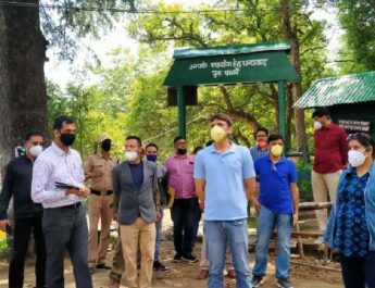 जिलाधिकारी मंगेश घिल्डियाल ने धनोल्टी में हो रहे कार्यों का लिया जायज़ा, दिये यह निर्देश 4 Hello Uttarakhand News »