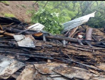 पिथौरागढ़ के बंगापानी तहसील में भारी बारिश ने मचाया कहर, एक बच्चे समेत चार लोग हुए घायल 4 Hello Uttarakhand News »