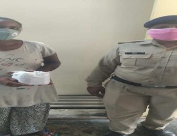 अवैध देसी शराब के साथ एक महिला अभियुक्त गिरफ्तार 4 Hello Uttarakhand News »