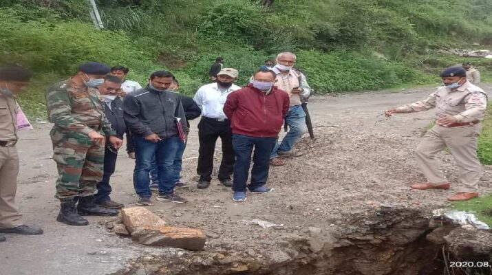 आयुक्त कुमाऊँ मंडल ने की आपदा से हुई क्षति उपरांत पुनर्निर्माण कार्यों की समीक्षा, क्षेत्र में दैवीय आपदा से हुई क्षति उपरांत दिए यह महत्वपूर्ण निर्देश 1 Hello Uttarakhand News »