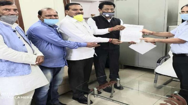 राज्य में कोरोना, बदहाल स्वास्थ्य सेवाएं व प्रतापनगर की समस्याओं को लेकर कांग्रेस प्रतिनिधिमंडल मिला स्वास्थ्य सचिव से, सौंपा ज्ञापन 1 Hello Uttarakhand News »