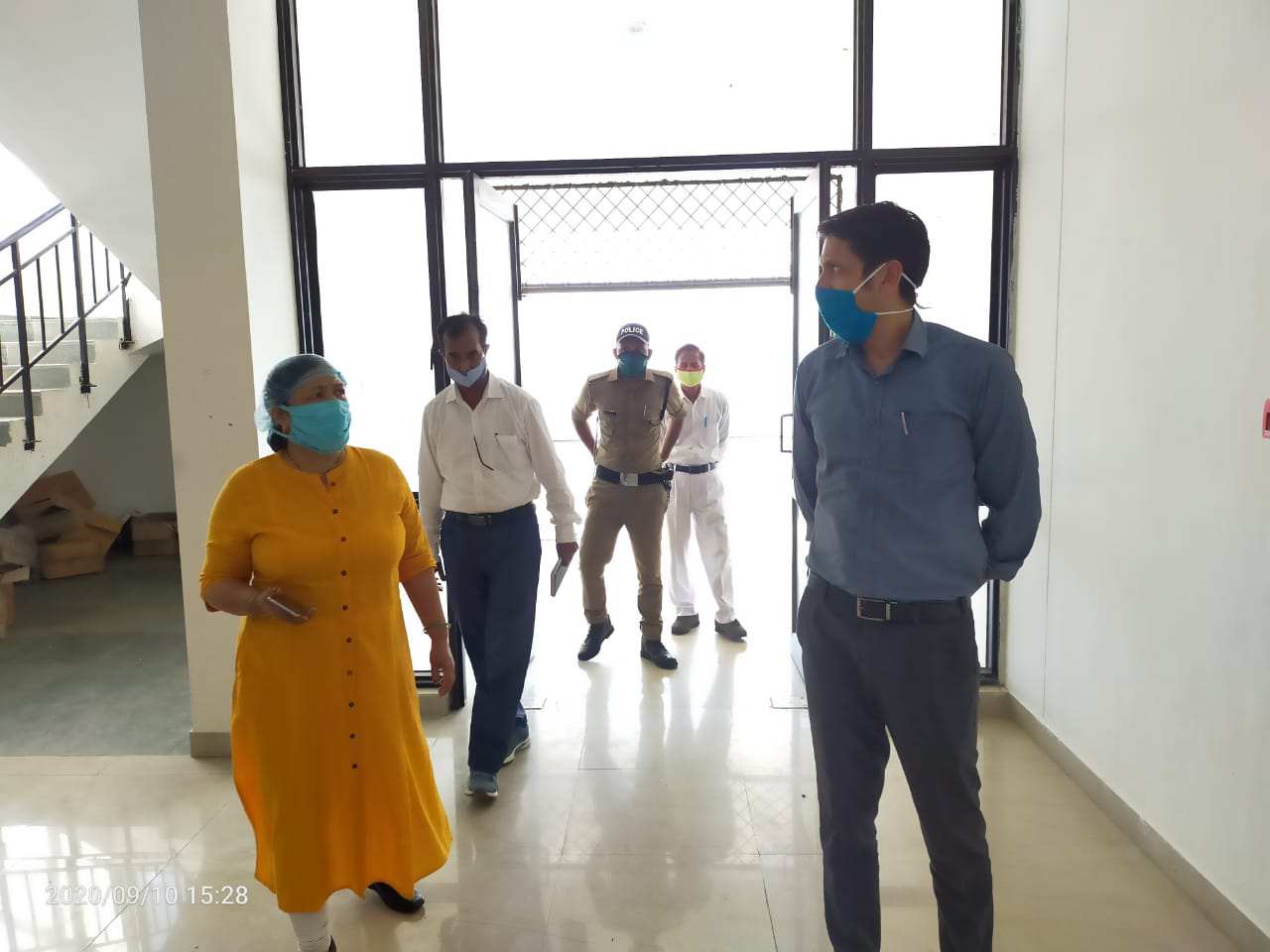 जिलाधिकारी मंगेश घिल्डियाल ने सुरसिंगधार नर्सिंग कालेज में बनाये गए कोविड केयर सेंटर का किया औचक निरीक्षण, दिए यह महत्वपूर्ण निर्देश 4 Hello Uttarakhand News »