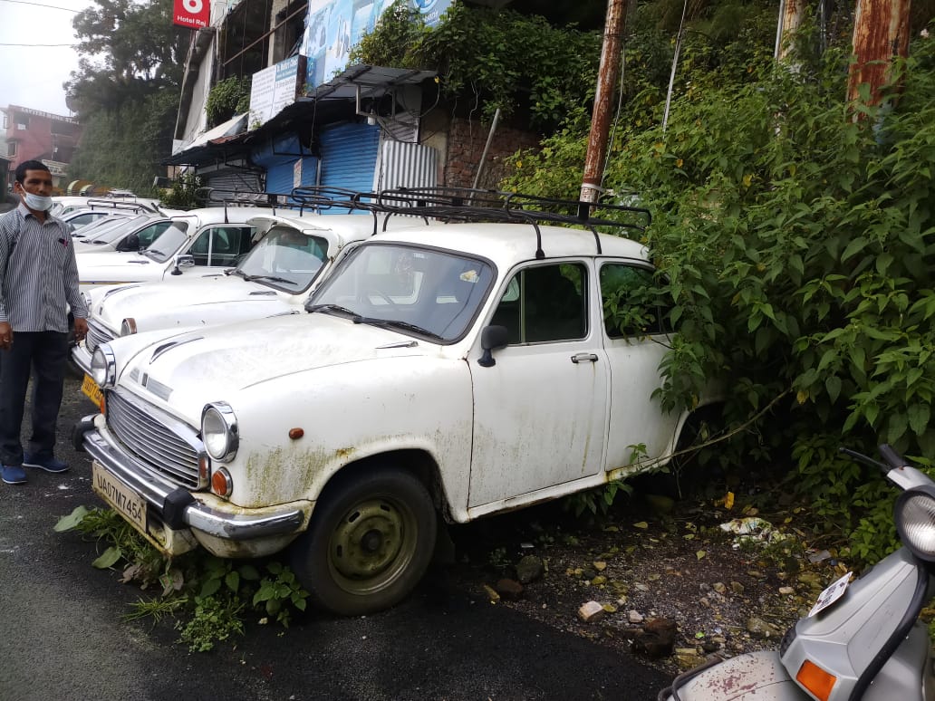 उत्तराखंड की टैक्सियां अब मालिकों का सहारा छोड़ - लौकी, कद्दू की बेल के सहारे, उग्र आंदोलन की चेतावनी 2 उत्तराखंड की टैक्सियां अब मालिकों का सहारा छोड़ - लौकी, कद्दू की बेल के सहारे, उग्र आंदोलन की चेतावनी 2 Hello Uttarakhand News »
