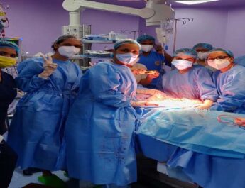 एम्स में 24 वर्षीय युवती के शरीर से 41 किलोग्राम के ओवरियन ट्यूमर का किया गया सफल ऑपरेशन 4 Hello Uttarakhand News »