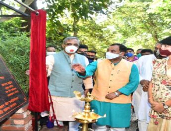 मुख्यमंत्री त्रिवेन्द्र सिंह रावत एवं वन मंत्री डॉ. हरक सिह रावत ने किया झाझरा वन रेंज परिसर में उत्तराखण्ड सिटी फॉरेस्ट ‘आनन्द वन’ का लोकापर्ण 3 Hello Uttarakhand News »