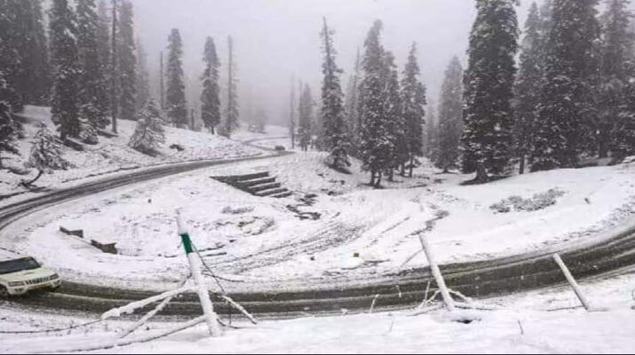 Jammu & Kashmir: Gulmarg receives the first snowfall of the season 1 Hello Uttarakhand News »