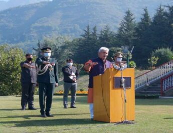 Jammu & Kashmir: Lt Governor administered Swachhta Pledge to officers, officials of Raj Bhavan and Civil Secretariat on Gandhi Jayanti 2 Hello Uttarakhand News »