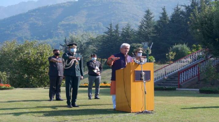 Jammu & Kashmir: Lt Governor administered Swachhta Pledge to officers, officials of Raj Bhavan and Civil Secretariat on Gandhi Jayanti 1 Hello Uttarakhand News »