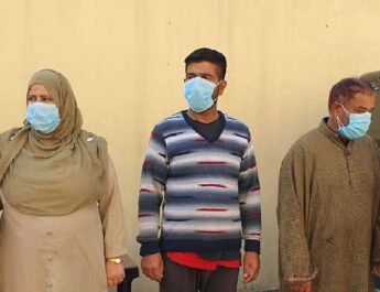 Jammu & Kashmir: Srinagar police busts gang of women burglars, Rs 90,000 recovered 4 Hello Uttarakhand News »