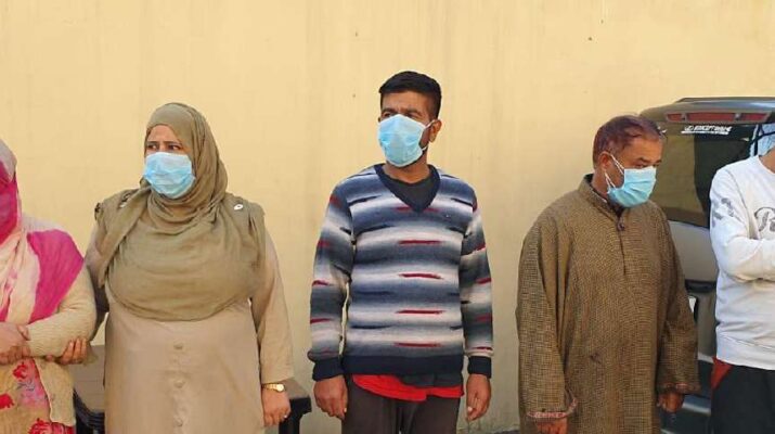 Jammu & Kashmir: Srinagar police busts gang of women burglars, Rs 90,000 recovered 1 Hello Uttarakhand News »